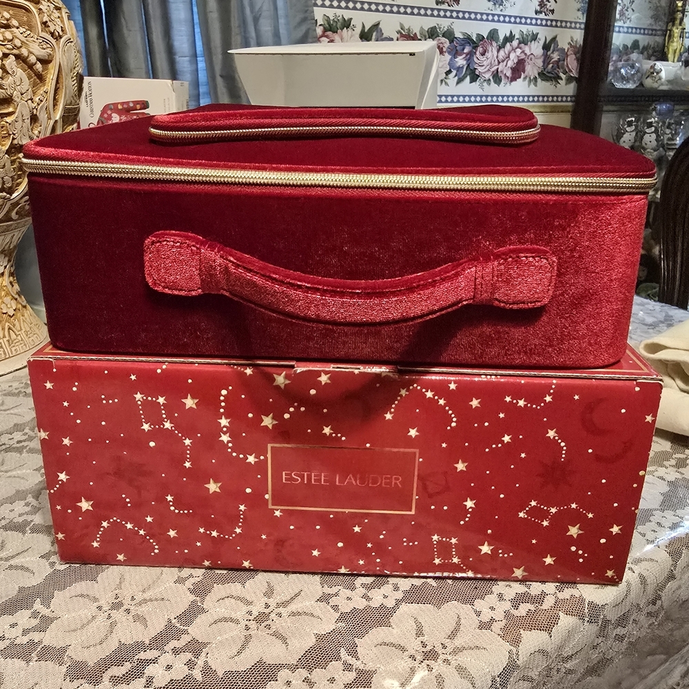 Estee Lauder Red Cosmetic Bag NIB - Picture 3 of 3